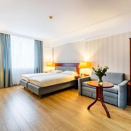 Windsor W Jachrance Hotel