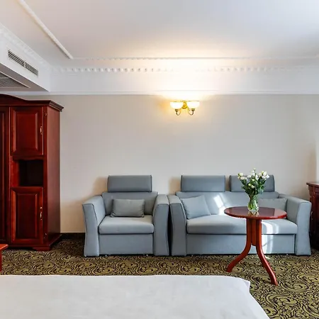 Windsor W Jachrance Hotel