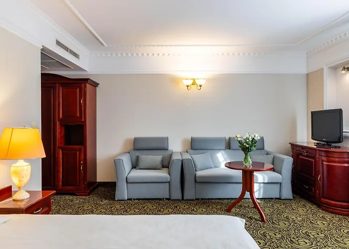 Windsor W Jachrance Hotel